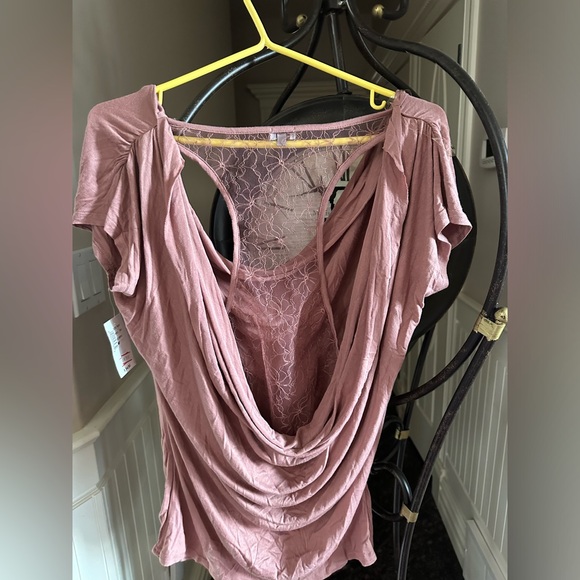 Woman’s top - Picture 3 of 5